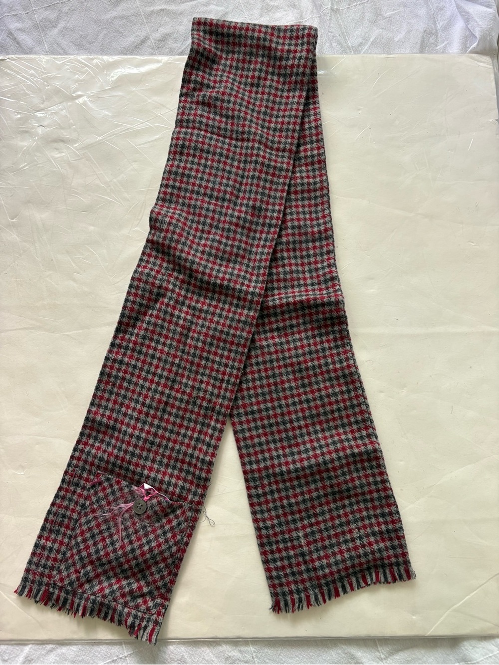 Houndstooth Scardigan Plaid Scarf in Red and Gray 100% Australian wool